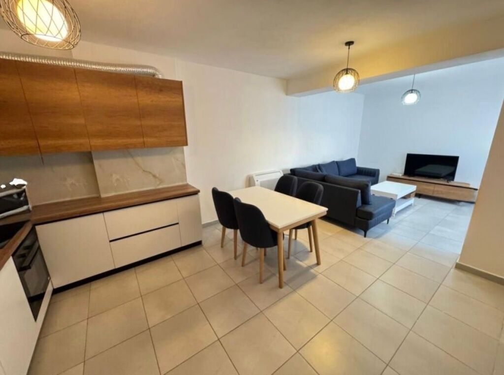 Appartamento 2+1+parcheggio in affitto presso la Residenza "Kodra e Diellit"