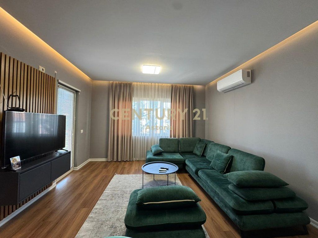 JEPET APARTAMENT ME QIRA 1+1 NE DON BOSKO, PRANE BUJTINES SE GJELIT