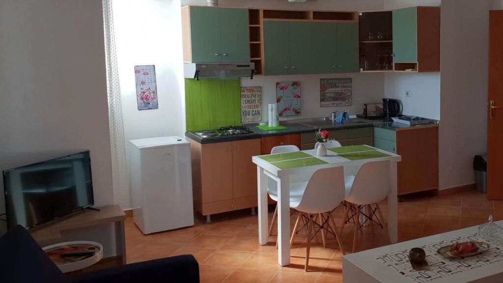 Apartment 1+1 for rent behind Harry Fultz school