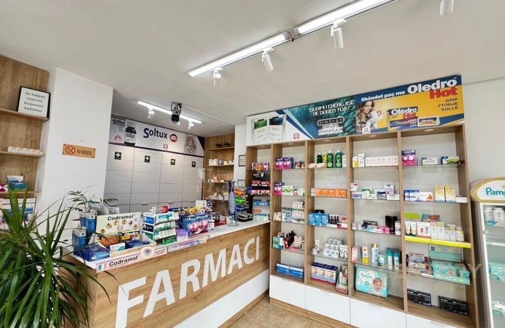 Biznes ne shitje ( Farmaci) tek Komuna e Parisit