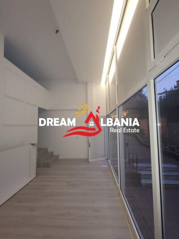 Locale in vendita in via Mihal Grameno, vicino a Viva Market, Tirana (ID 4171526)