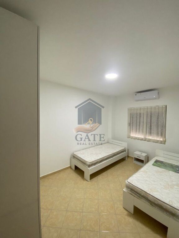 Jepet me qira apartament 2+1 + Post parkimi