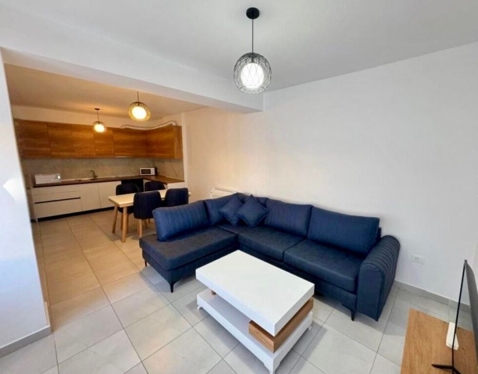 Appartamento 2+1+parcheggio in affitto presso la Residenza "Kodra e Diellit"