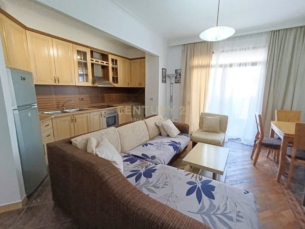 APARTAMENT ME QIRA 2+1 TEK RRUGA E ELBASANIT !