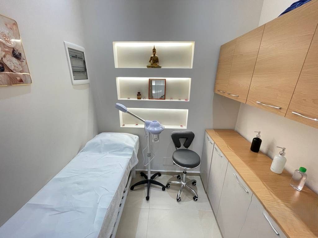 HAIRDRESSING / BEAUTY SPACE FOR RENT NEAR SQUARE 21, KAVAJËS STREET 1,500 € /Month