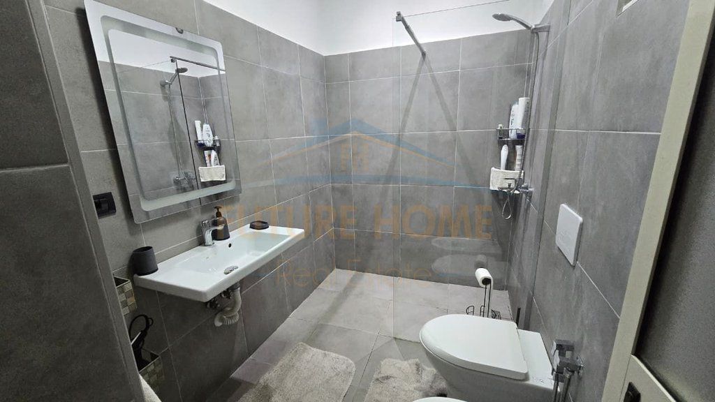 Qira, Shtëpi Private, Pazari i Ri, Tiranë