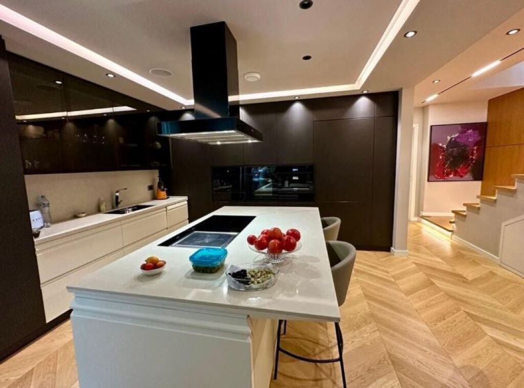 📌Luxury 3-Storey Villa for Sale – Mandarin Residence