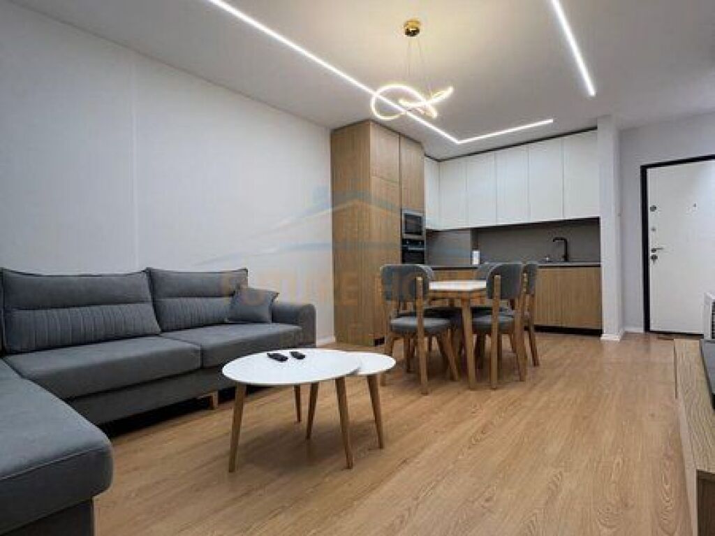 In vendita, Appartamento 2+1, Complesso Univers City, Tirana.