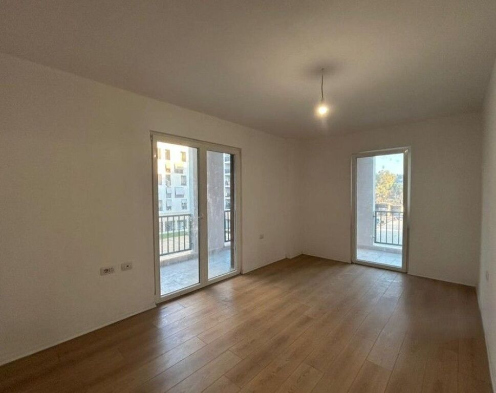 APARTAMENT 2+1+POST PARKIMI ME QIRA NE KOMBINAT