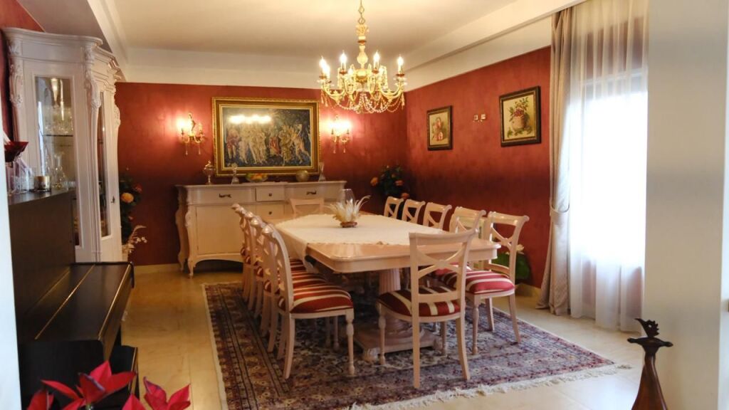 Exclusive Villa for Sale – Akacia Hills Residence