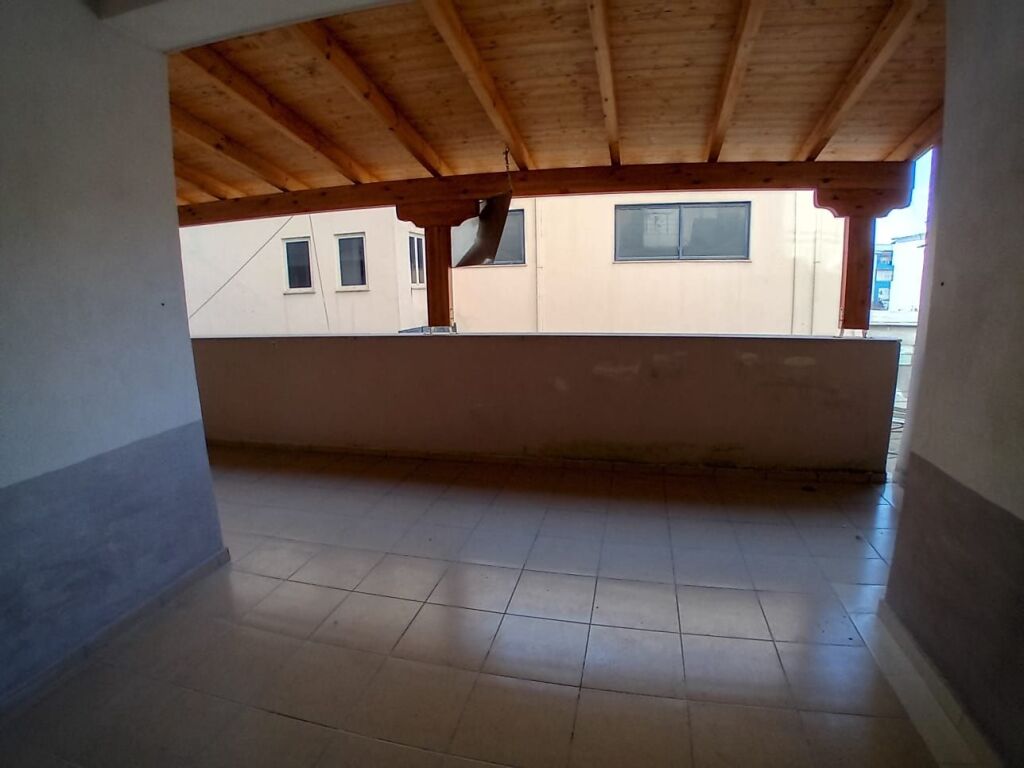 Okazion . Shitet apartament 3+1+2 tek ish urt