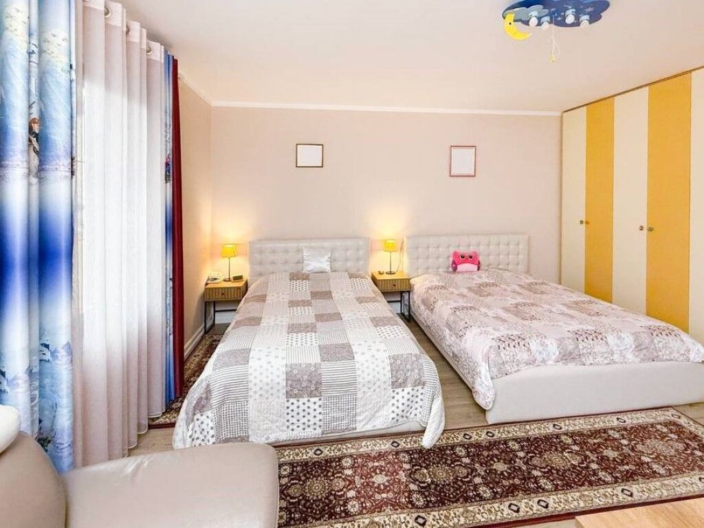 In vendita, villa su 4 piani, Scuola Rossa, Tirana.