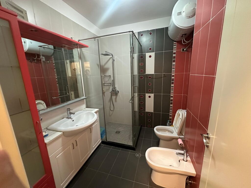 Apartament me qera - 21 Dhjetori