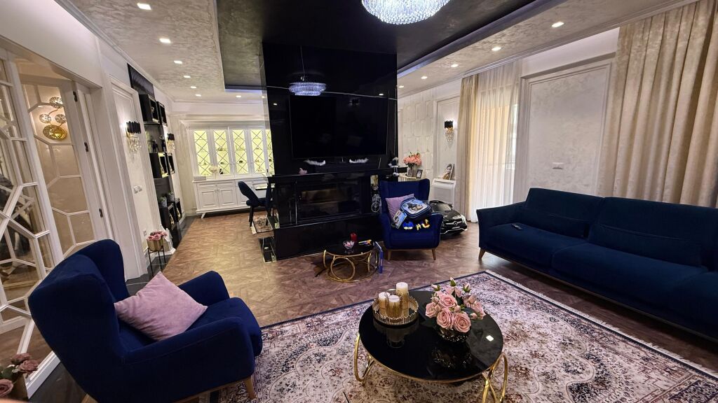 📍In Affitto SUPER Appartamento 2+1 con ampi spazi, situato in una delle residenze più esclusive di Tirana nel Complesso Delijorgji.