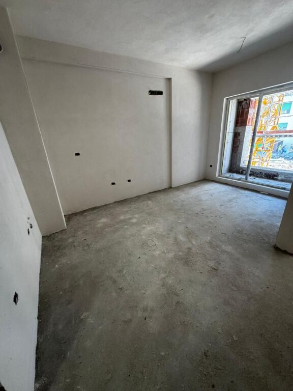 Shitet apartament 1+1 kompleksi Kadiu
