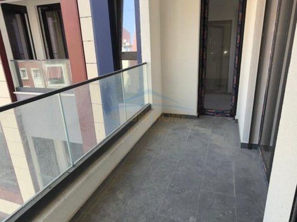 Shitet, Apartament 2+1+2, Komuna e Parisit, Tirane