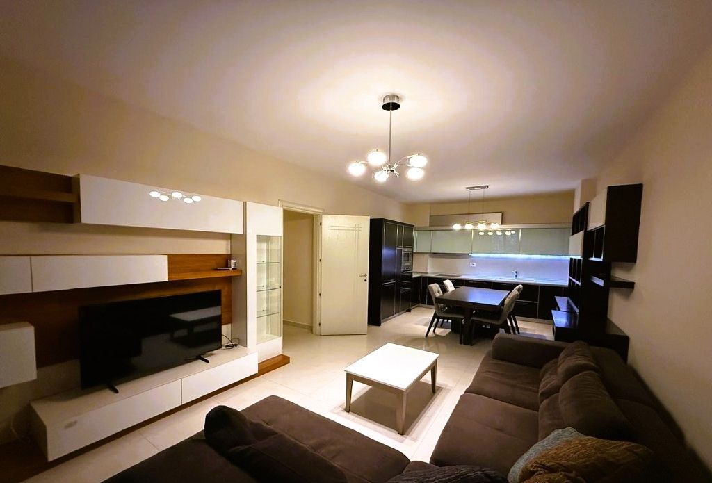 NEL COMUNE DI PARIGI SI AFFITTA APPARTAMENTO 2+1