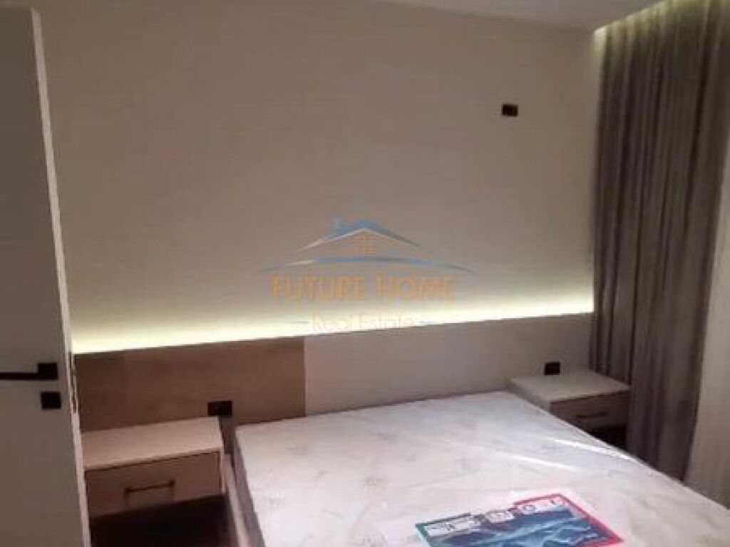 Shitet , Apartament 2+1+Depo, Bulevardi Bajram Curri, Tiranë.