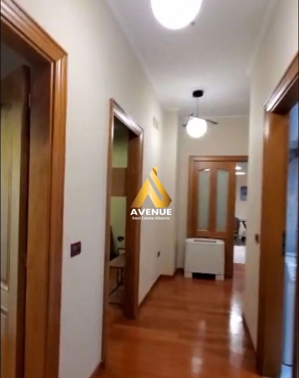 AFFITTASI APPARTAMENTO 3+1+2 BAGNI +2 BALCONI, VIA DEI KOSOVARI, TIRANA.