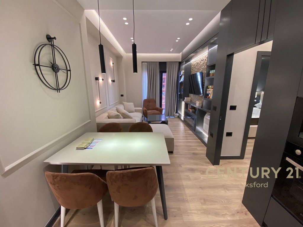 AFFITTIAMO APPARTAMENTO 1+1, PRESSO TIRANA GARDEN BUILDING IN VIA KAVAJES!