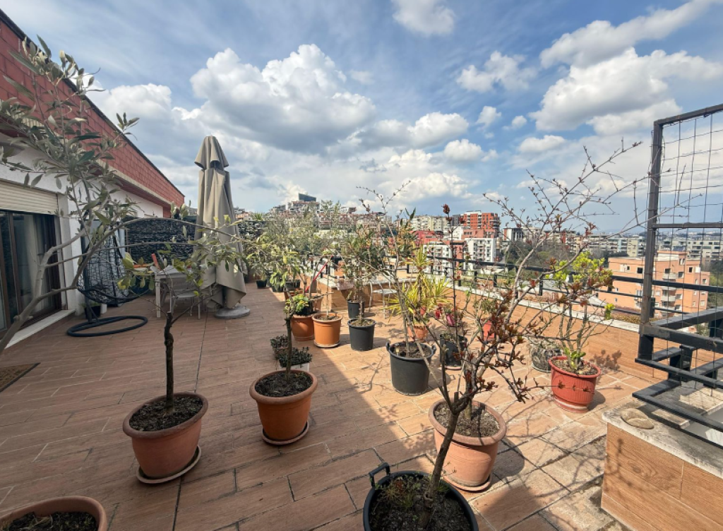 🏡 Apartament Modern 3+1+2 për Shitje – Kopshti Botanik