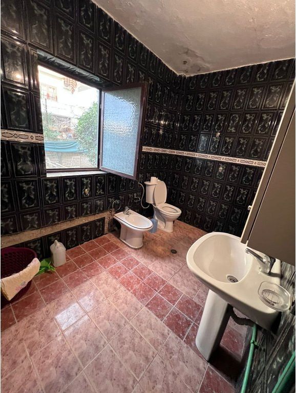 Qera, Apartament 2+1, Ish Parku i Autobuzave , Tirane.