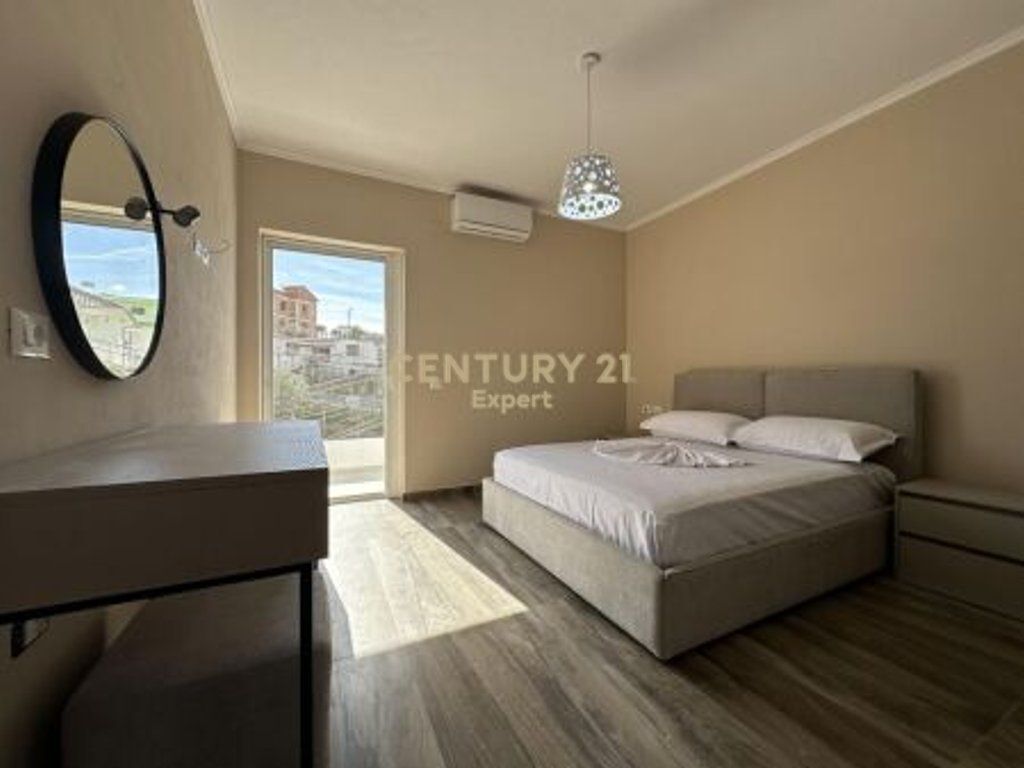 AFFITTASI APPARTAMENTO 3+1+2 CON POSTO AUTO A SAUK TE RI (PIANO VILLA)