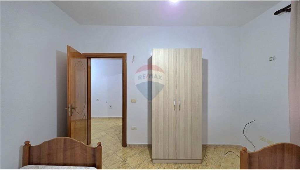 Apartament 2+1 me qera , Rruga e Cipajve