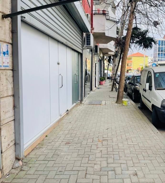 Njësi Komerciale në Shitje – Mundësi Investimi në Zonë të Kërkuar