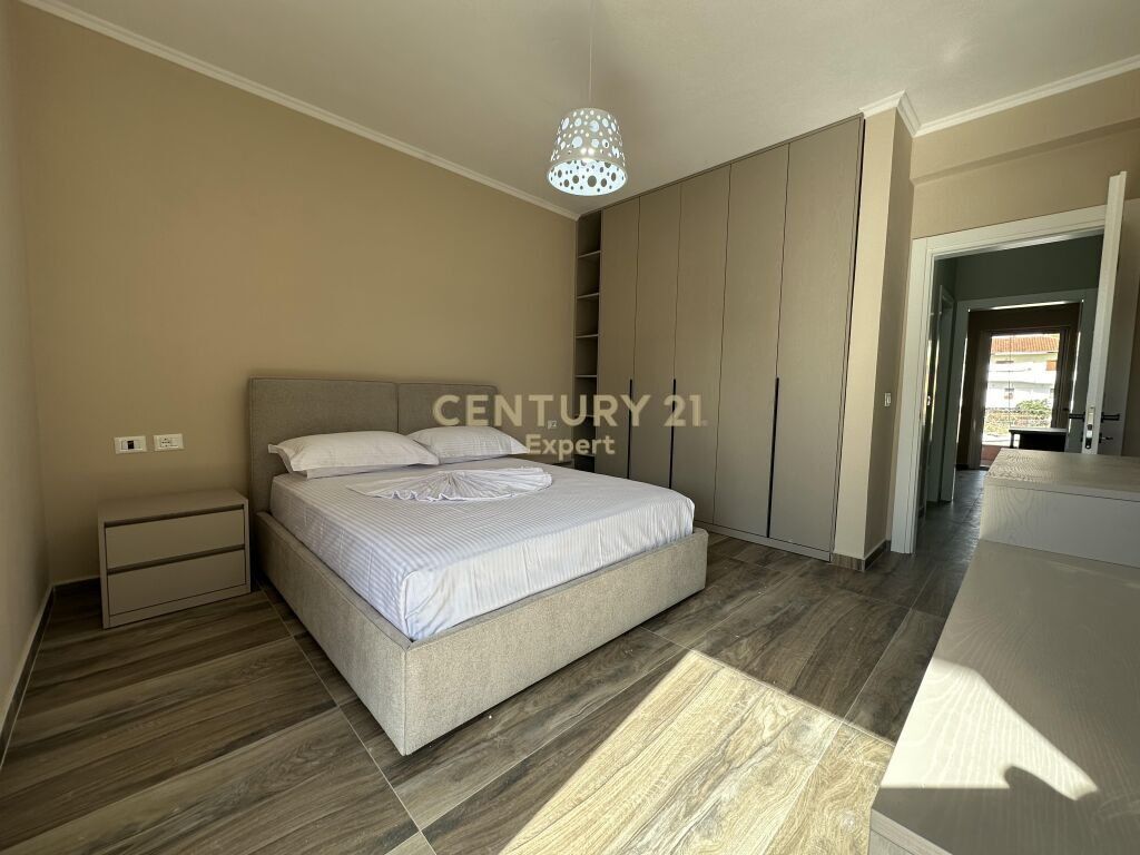 Apartment 3+1+2 + Parking Space for Rent in the Sauk-u te Ri area, Tirana (Villa floor)