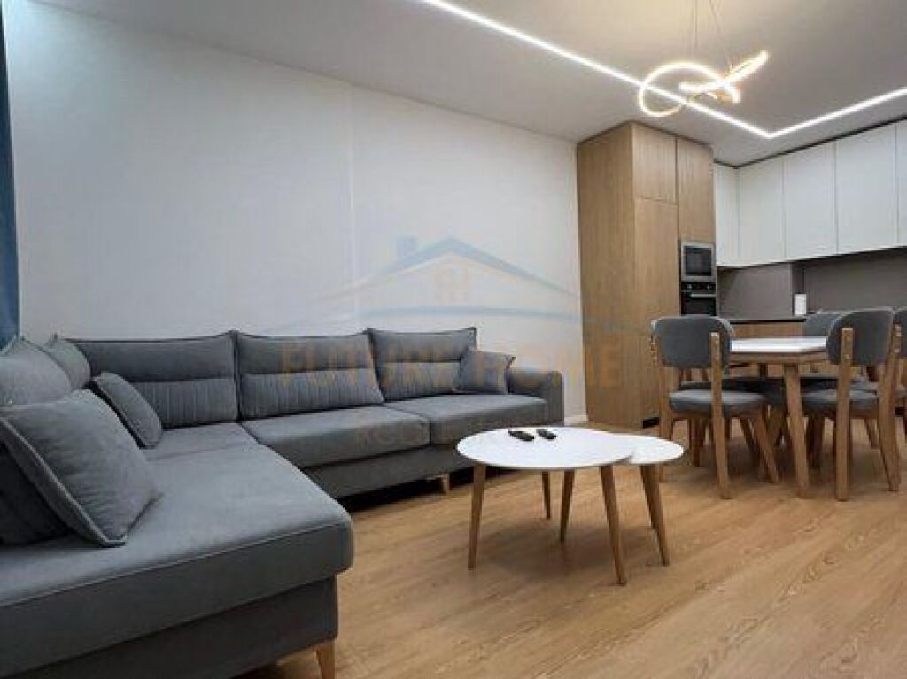 In vendita, Appartamento 2+1, Complesso Univers City, Tirana.