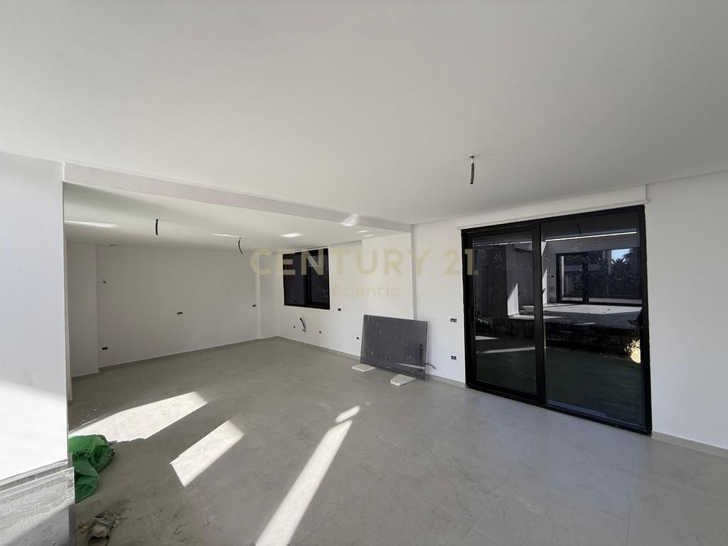 VILE LUKSOZE NE SHITJE, GOLEM!