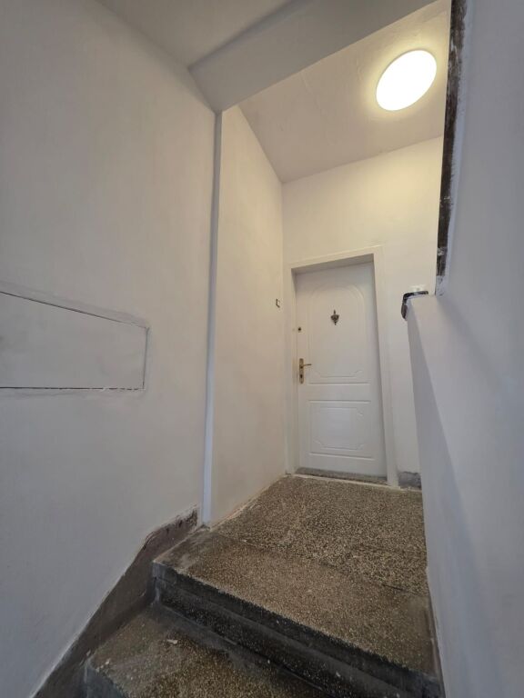 Locale commerciale in affitto in Via Barrikadave