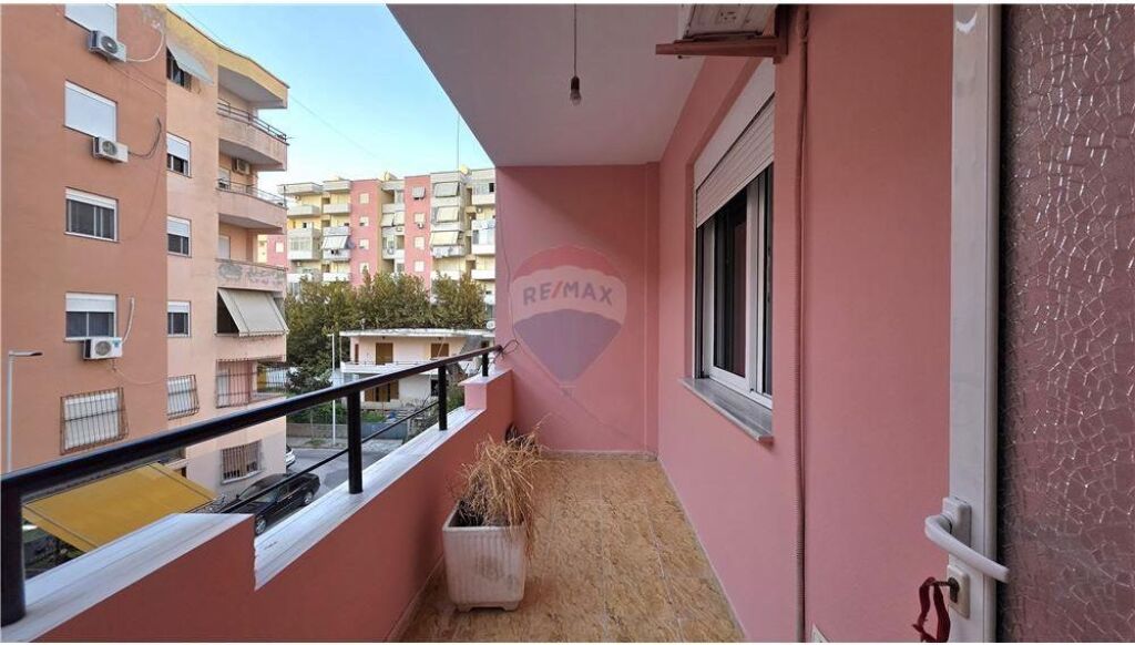 Apartament 2+1 me qera , Rruga e Cipajve