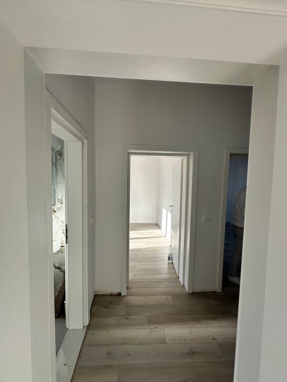 For sale, 2+1 Apartment, Near the School “Eftali Koci” Durres