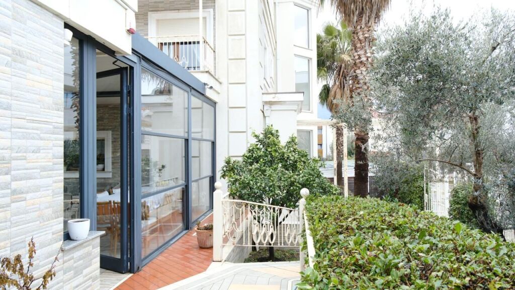 Exclusive Villa for Sale – Akacia Hills Residence