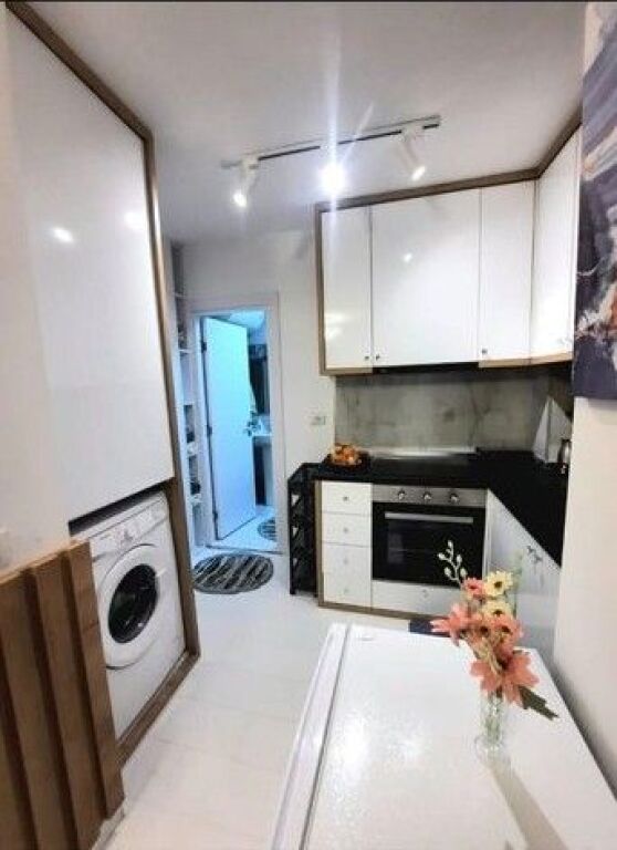 Shitet Studio ne Ali Demi