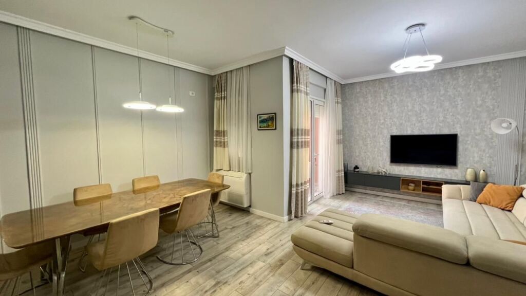 🏡 FOR RENT: 2+1+2 Balconies 📍 Botanical Garden Area (Near the Mosque) – 58,000 ALL/Month – 1st Floor – 110 m² || Detailed Investment ✨️