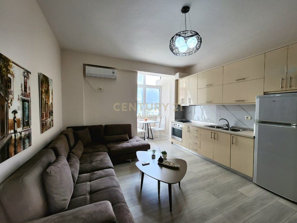 Appartamento 1+1 con Vista Mare in Lungomare 1, Vlora