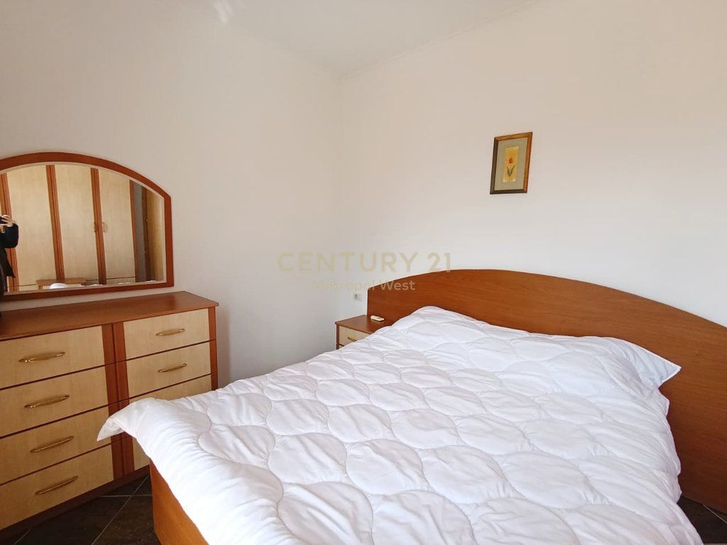 APARTAMENT ME QIRA 2+1 TEK RRUGA E ELBASANIT !