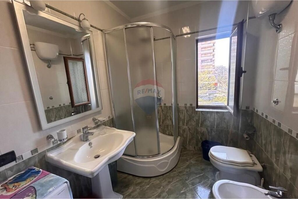 Apartament 1+1 me qera , prane Alpet