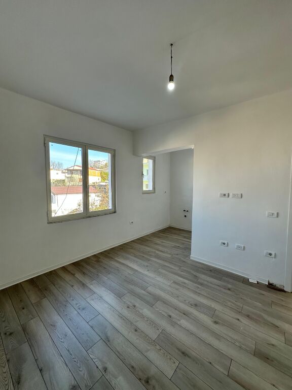 For sale, 2+1 Apartment, Near the School “Eftali Koci” Durres