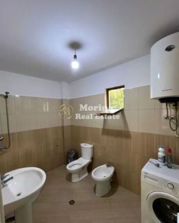 Qera | Shtëpi private 2 + 1 | Rruga 5 Maji | 450 €/muaj