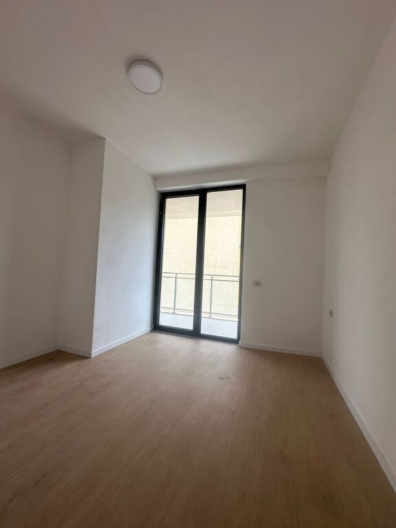 🔥AMBIENT ME QIRA PËR ZYRA/APARTAMENT 1+1  📍 Rruga "Mine Peza"