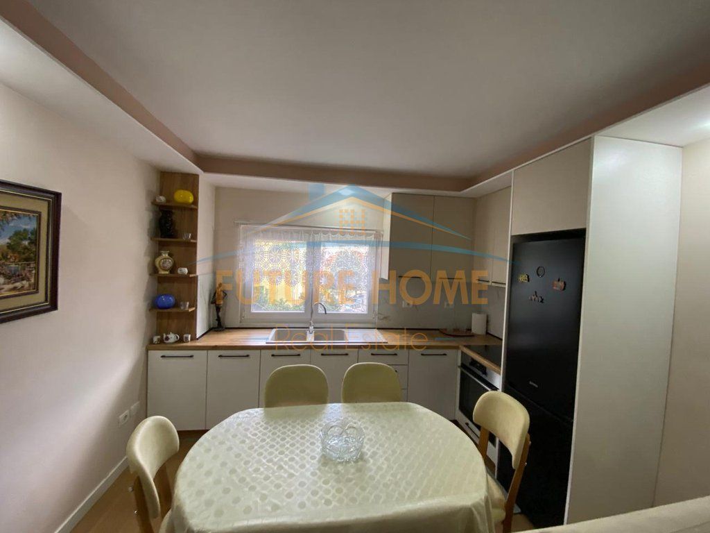 Affitto, Appartamento 1+1, Comune di Parigi, Tirana