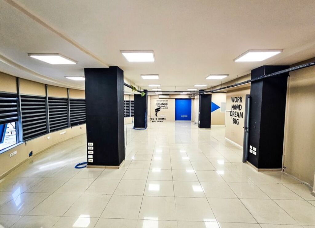 ZYRE ME QERA 300 M2 RRUGA E DIBRES 3.000 EURO FH-65896