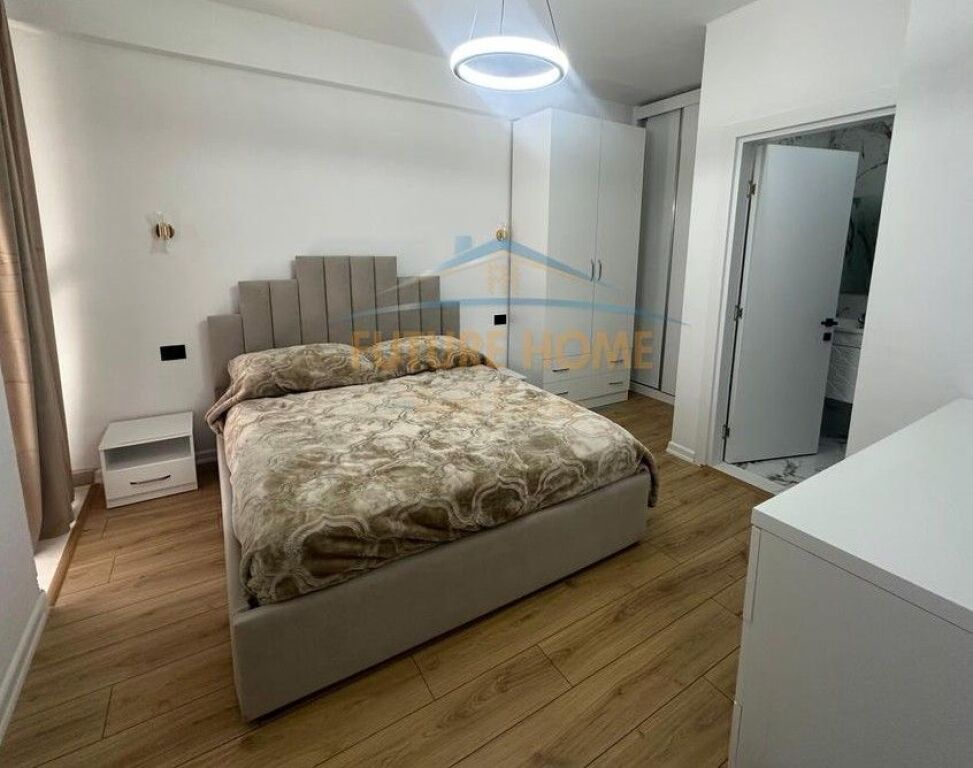 Qera,Apartament 2+1,21 Dhjetori !