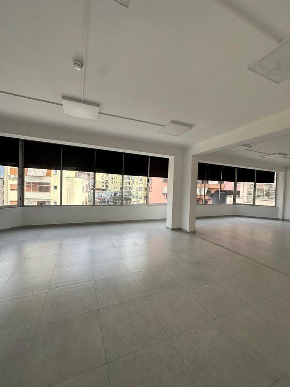 Qera, Godine 4-Kateshe, Rruga e Kavajes, Tirane.