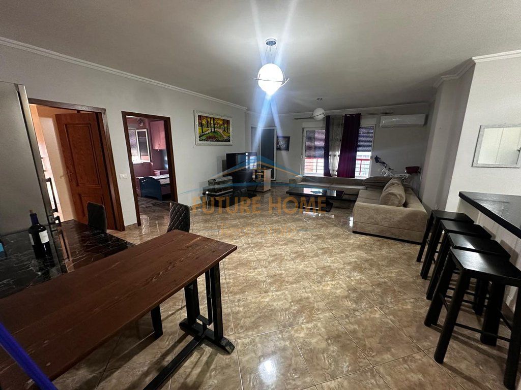 Shitet apartament 2+1+2 , Liqeni i thate , Kompleksi colombo 2