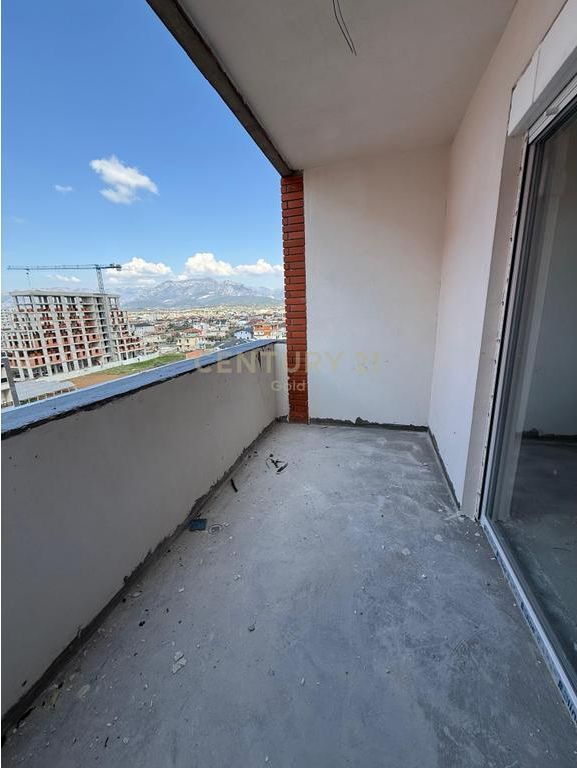 VENDESI APPARTAMENTO 3+1+2+POSTO AUTO AL METROPOLITAN RESIDENCE A KAMEZ! (SIMA COM)